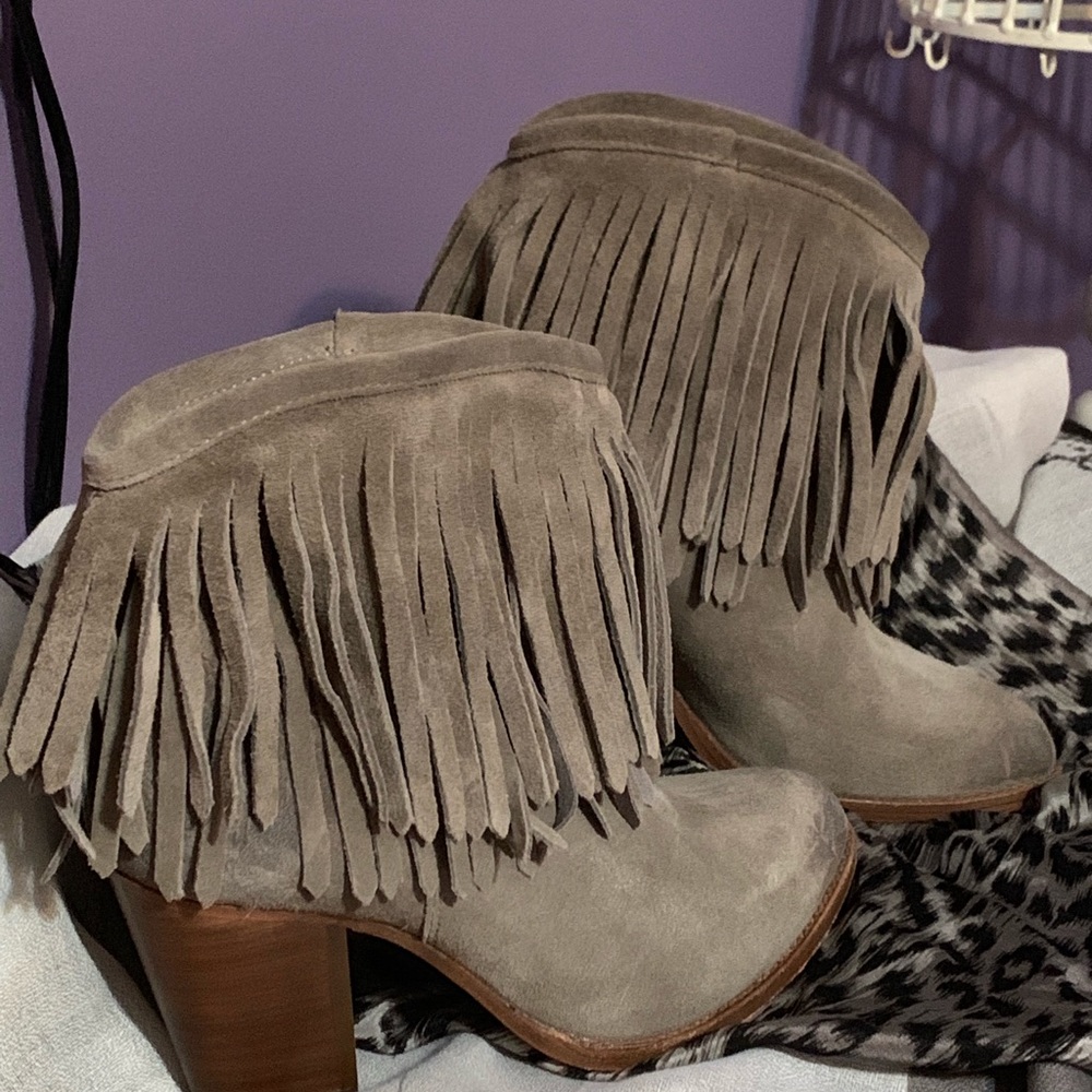 Frye Bootied